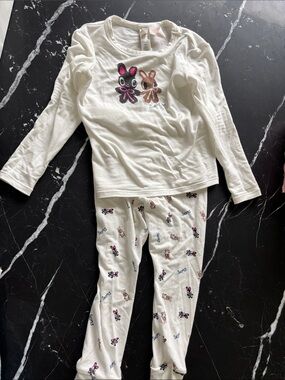 Little girl skims pjs